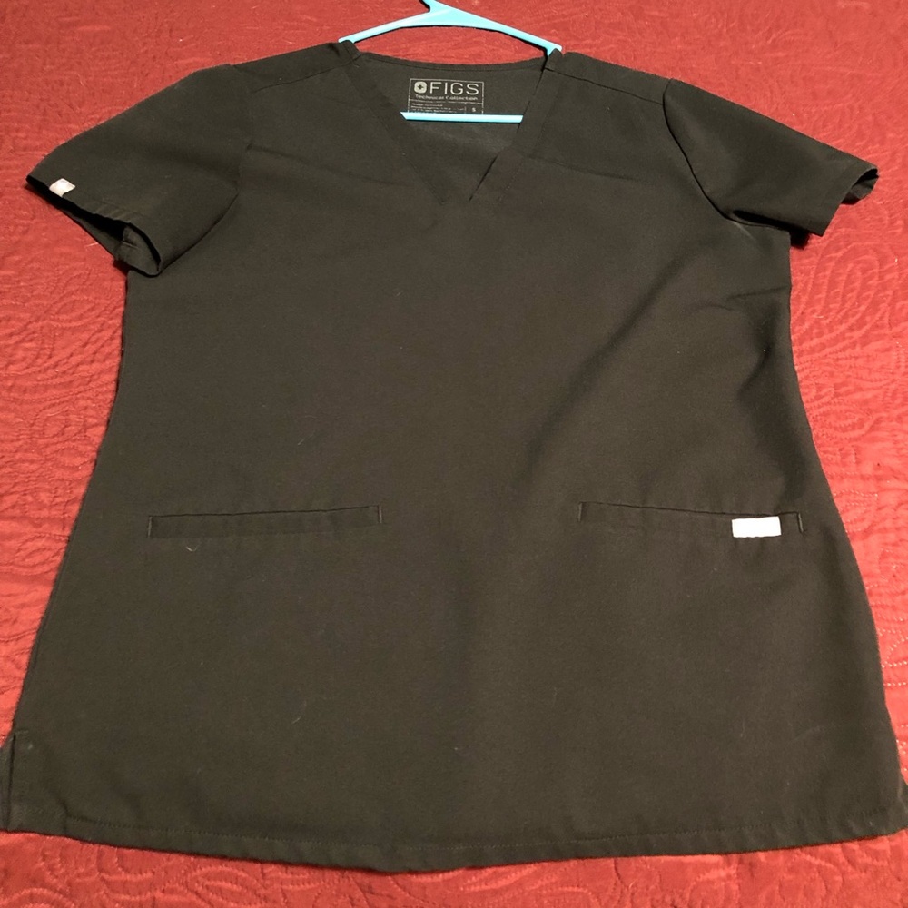 Figs Casma 3 pocket small black top